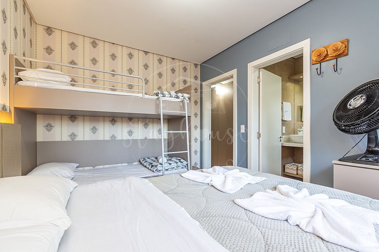 Casa em condomínio com 2 vagas