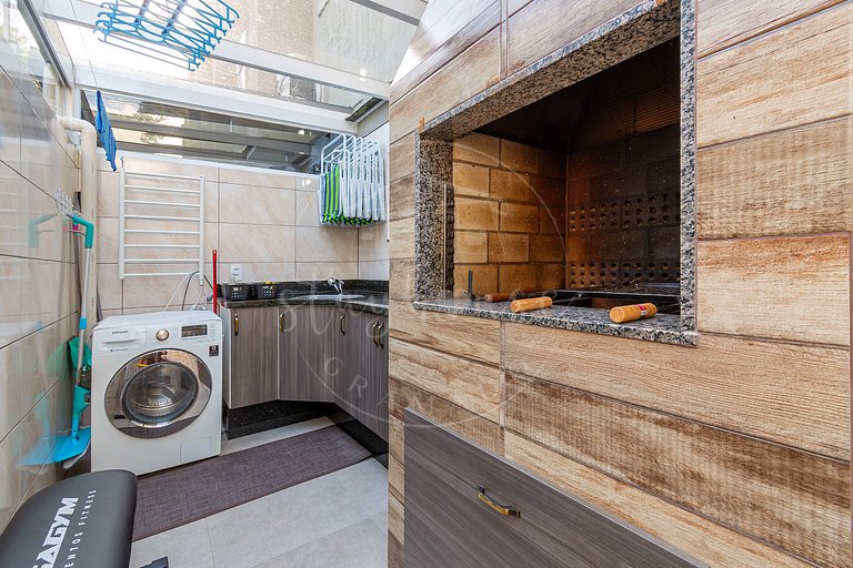 Casa em condomínio com 2 vagas