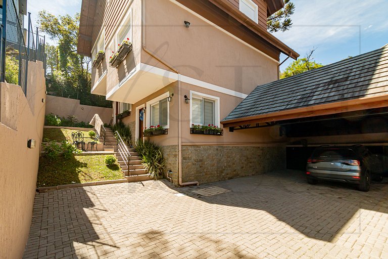 Casa Paris em condomínio até 8 p