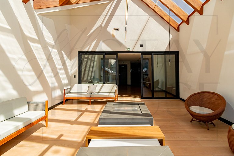 Ap com piscina, ótima localização