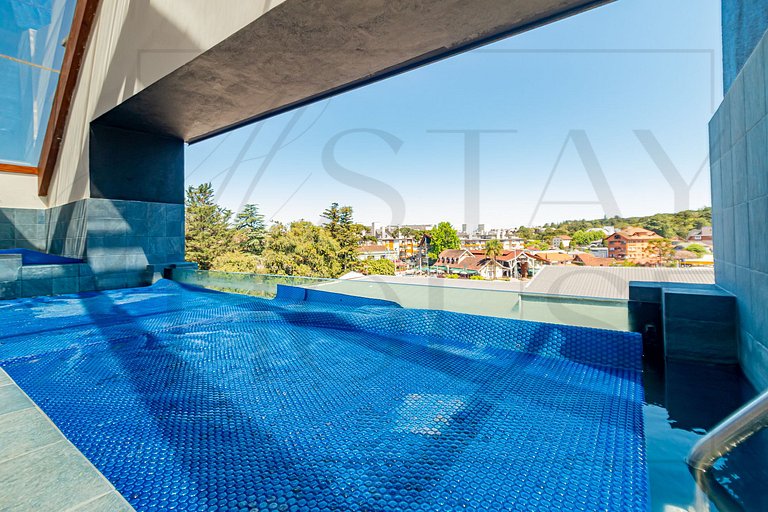 Ap com piscina, ótima localização