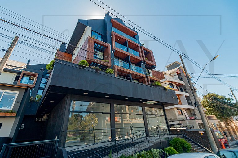 Ap com piscina, ótima localização