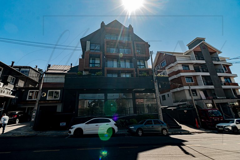 Ap com piscina, ótima localização