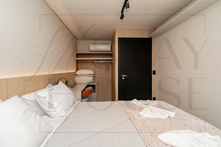 Ap com piscina, ótima localização