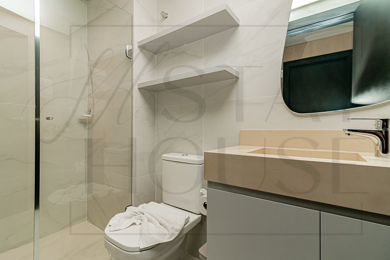 Ap com piscina, ótima localização