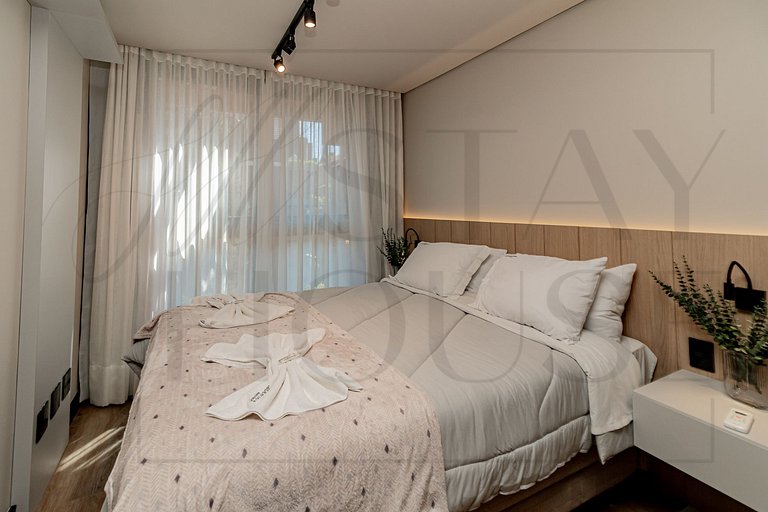 Ap com piscina, ótima localização