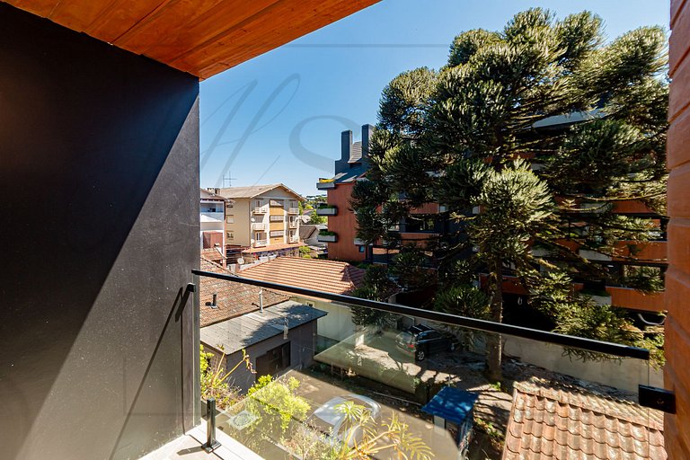 Ap com piscina, ótima localização