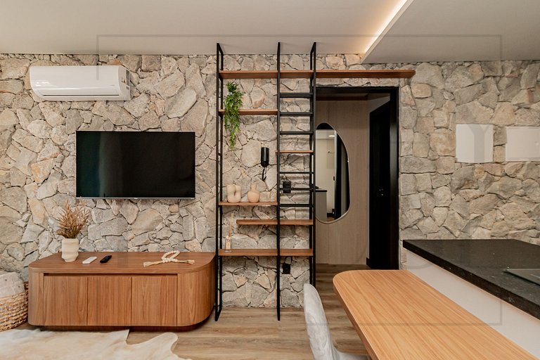 Ap com piscina, ótima localização