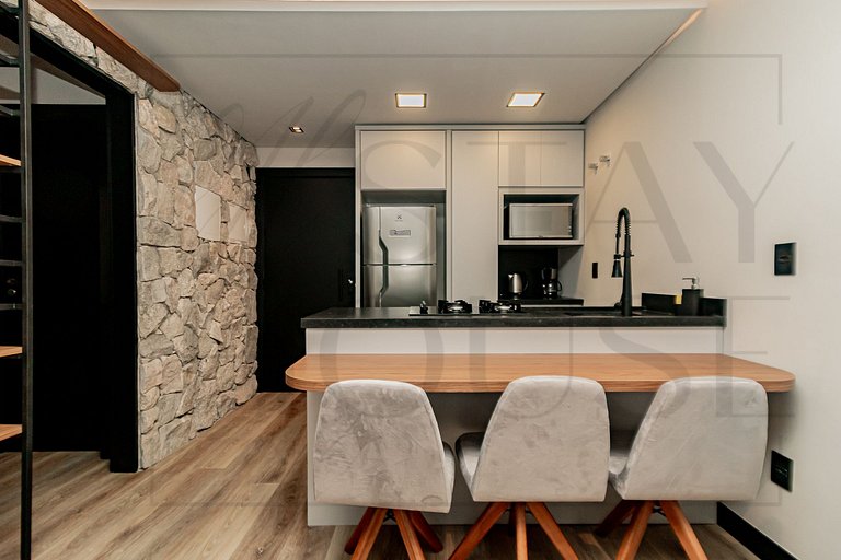 Ap com piscina, ótima localização