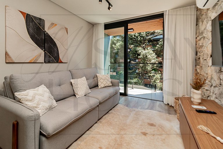 Ap com piscina, ótima localização