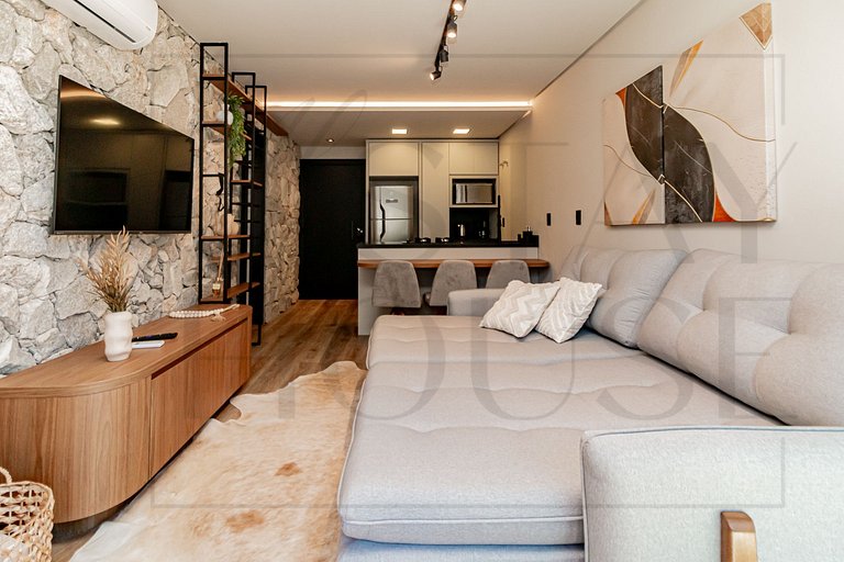 Ap com piscina, ótima localização