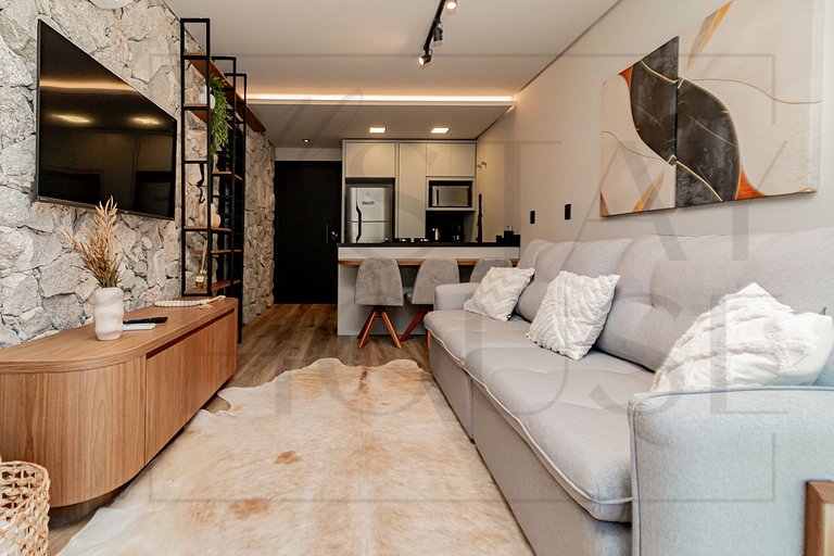 Ap com piscina, ótima localização