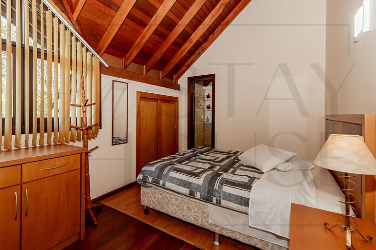 Apto para 10 p em Gramado, bem localizado