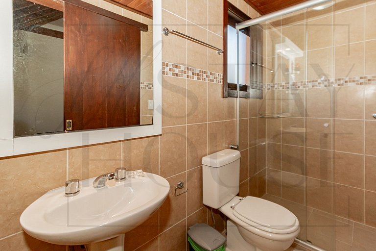 Apto para 10 p em Gramado, bem localizado