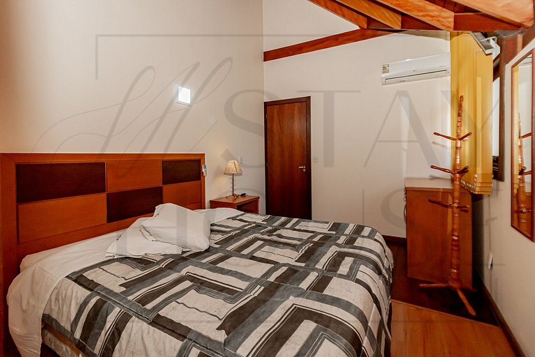 Apto para 10 p em Gramado, bem localizado