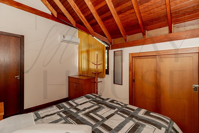 Apto para 10 p em Gramado, bem localizado