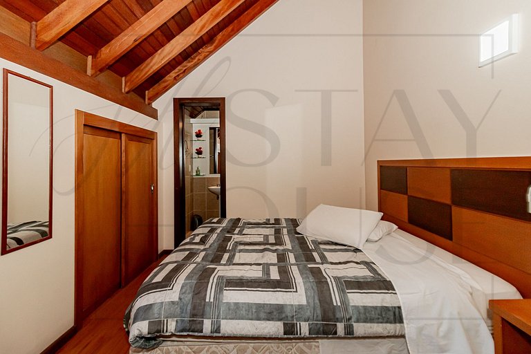 Apto para 10 p em Gramado, bem localizado