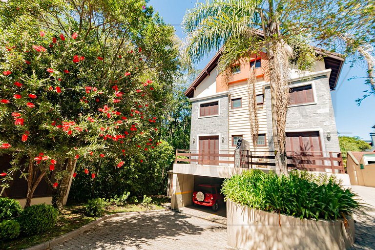 Apto para 10 p em Gramado, bem localizado