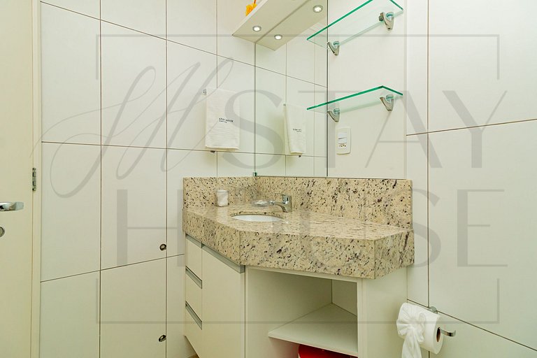 2 suítes ao lado da Catedral de Pedra – 2 vagas