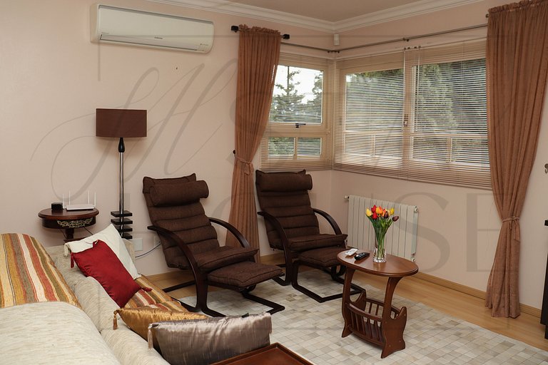 Apto de 3 dormitórios no centro de Canela