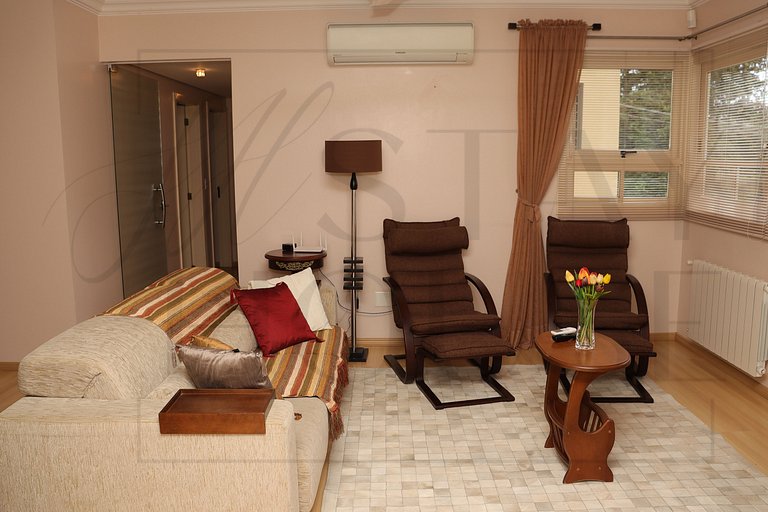 Apto de 3 dormitórios no centro de Canela