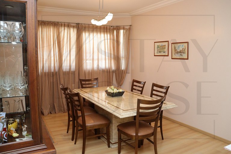 Apto de 3 dormitórios no centro de Canela