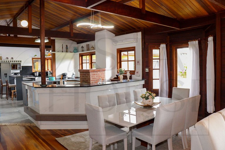 Casa com piscina em Canela