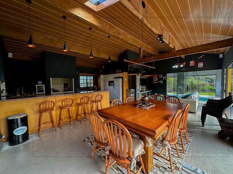 Casa com piscina em Canela