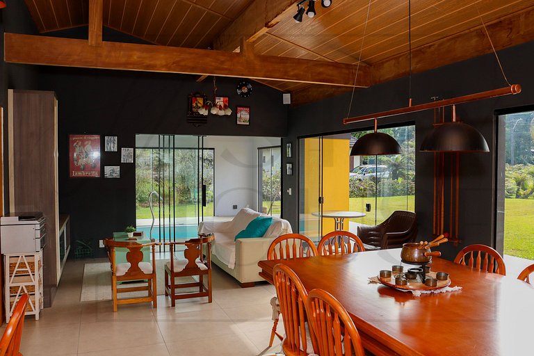 Casa com piscina em Canela