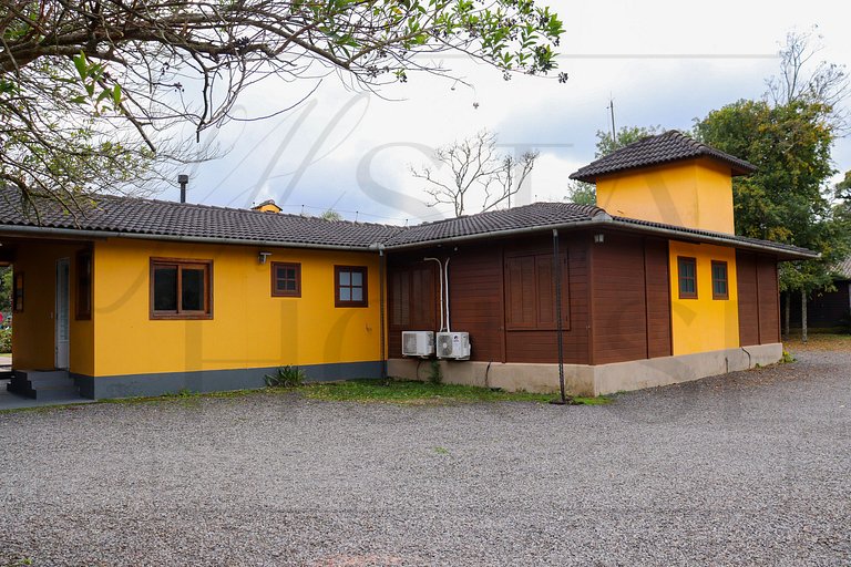Casa com piscina em Canela