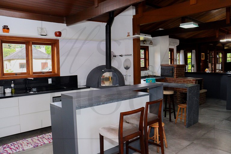 Casa com piscina em Canela