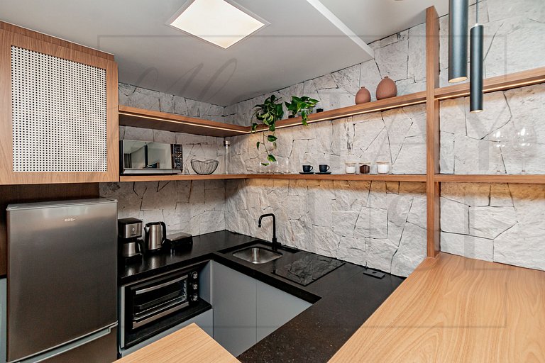 Apto com lareira, piscina e localização