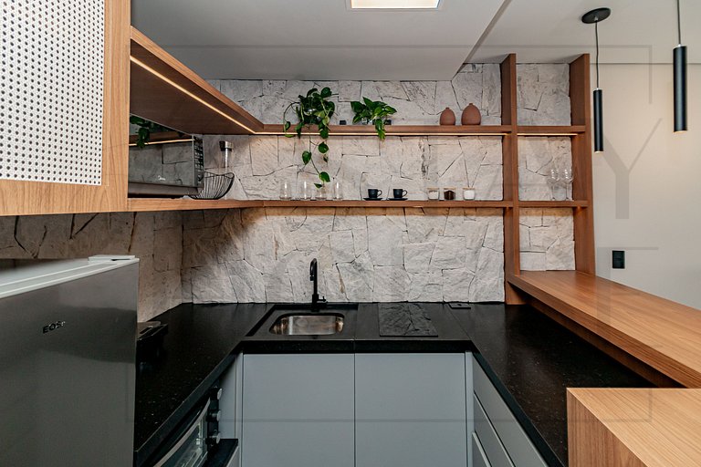 Apto com lareira, piscina e localização