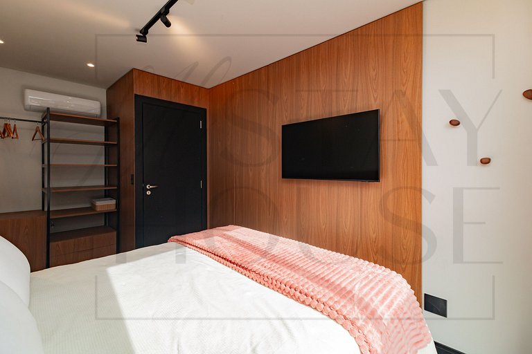 Apto com lareira, piscina e localização
