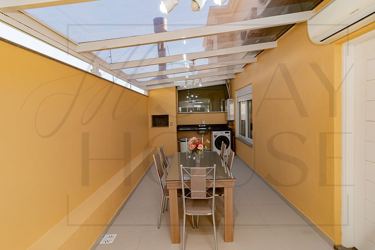 Casa em condomínio até 8 p e 2 vagas