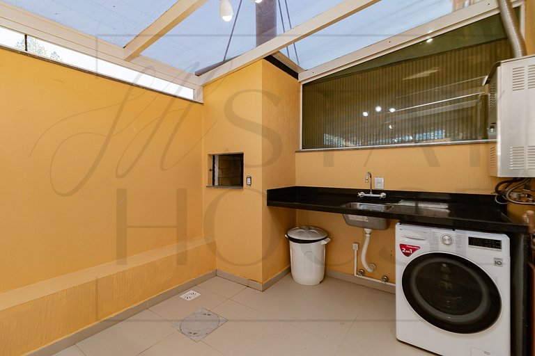 Casa em condomínio até 8 p e 2 vagas