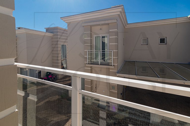 Casa em condomínio até 8 p e 2 vagas