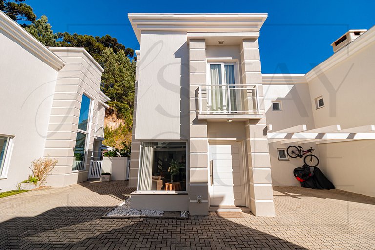 Casa em condomínio até 8 p e 2 vagas