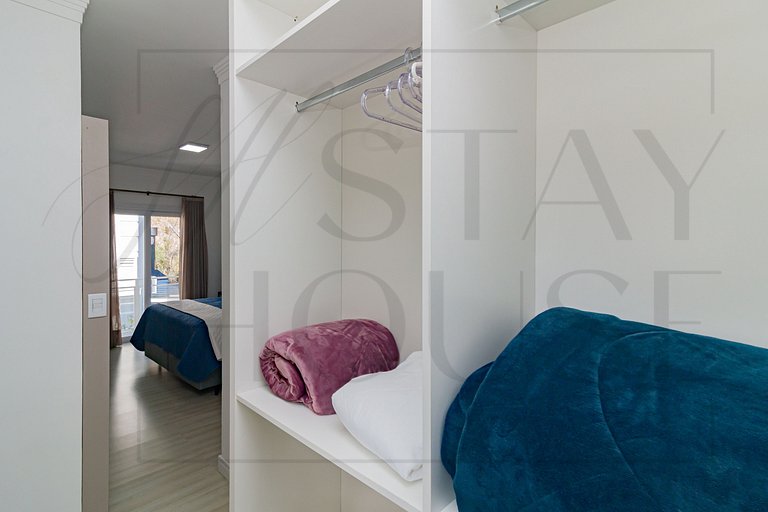 Casa em condomínio até 8 p e 2 vagas